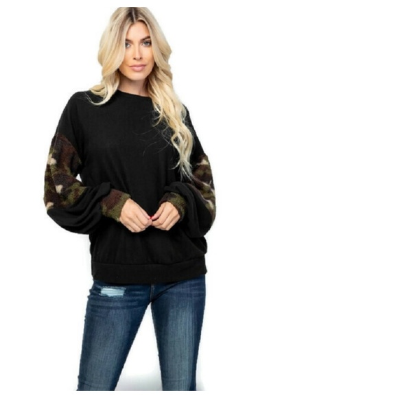 Boutique Long Bubble Camo Sleeve Contrast Top - Picture 6 of 8